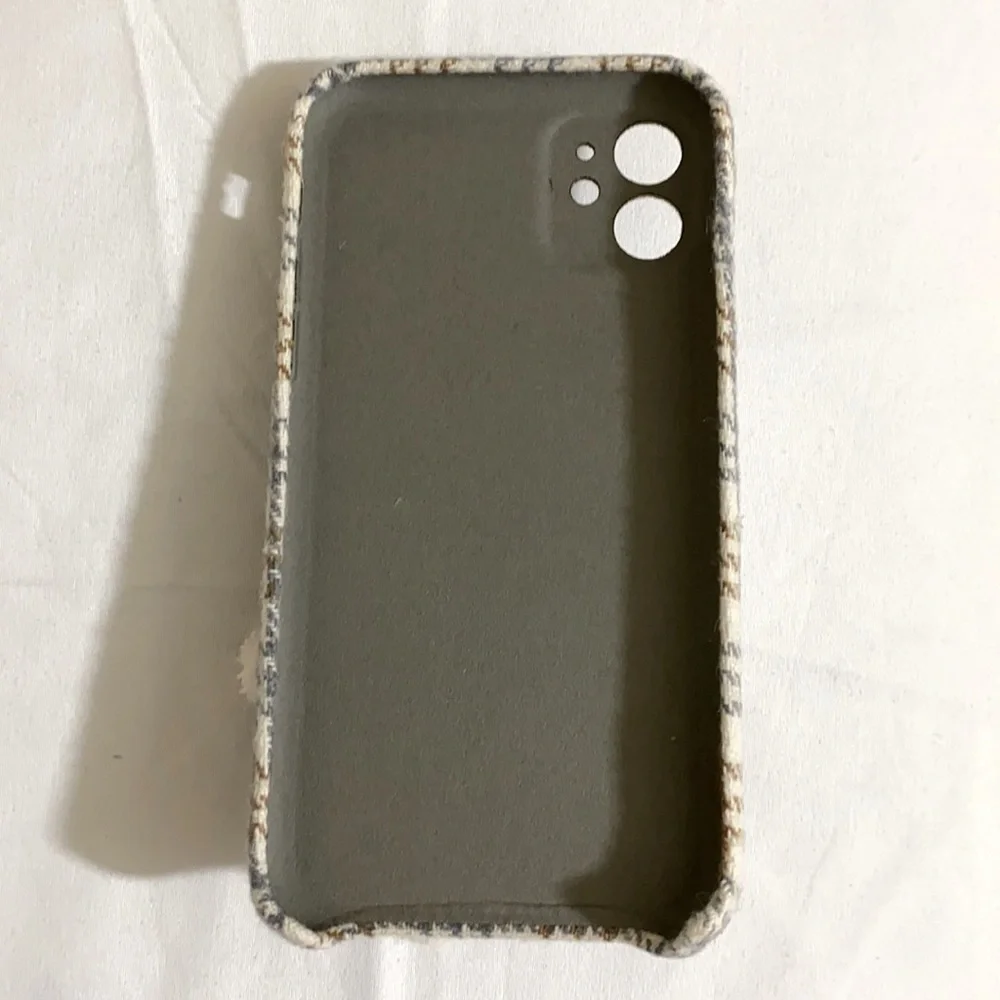 NWOT iPhone 11 Alpaca Phone Cover Case for 6.1